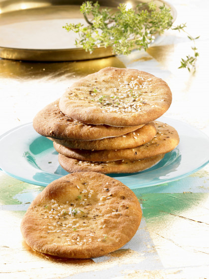 Flatbread with thyme and sesame seeds
