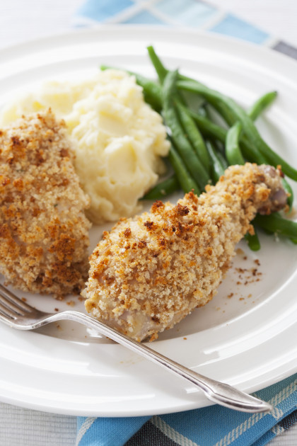 Baked buttermilk chicken with mashed potatoes and green beans