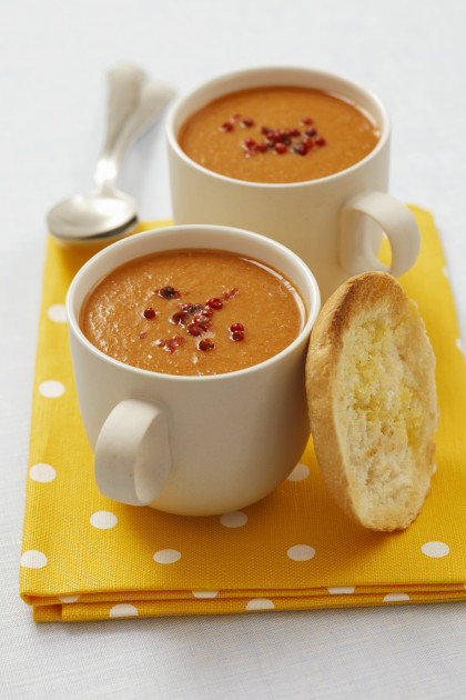 Cream of lentil soup with pink pepper