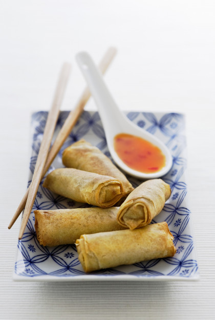 Spring rolls with chilli sauce