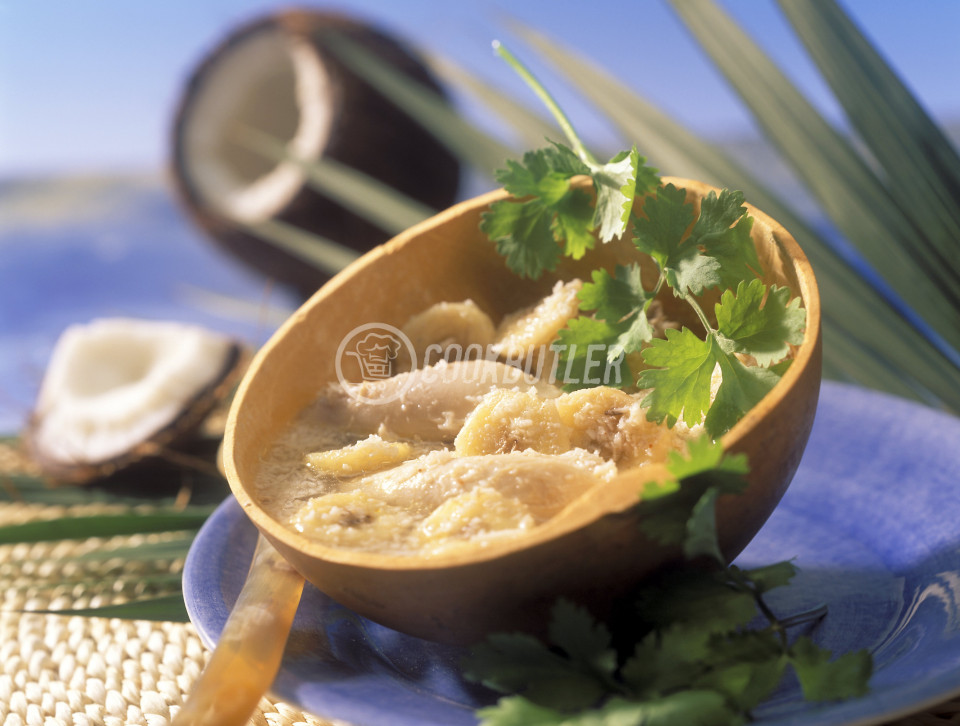Coconut soup with chicken and bananas (Brazil) | preview