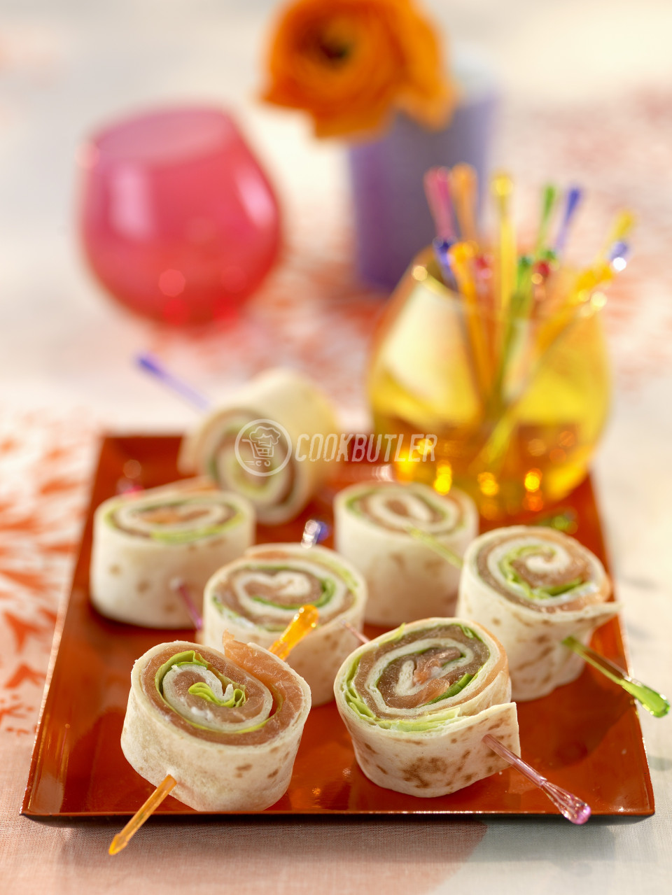 Pancake rolls with smoked salmon (gluten-free) | preview
