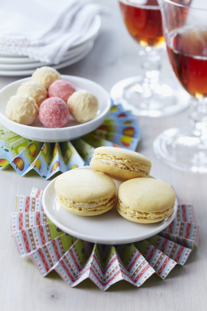 Macarons with white chocolate filling