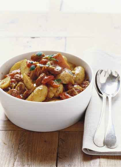 Pan-cooked potato dish with chorizo and peppers