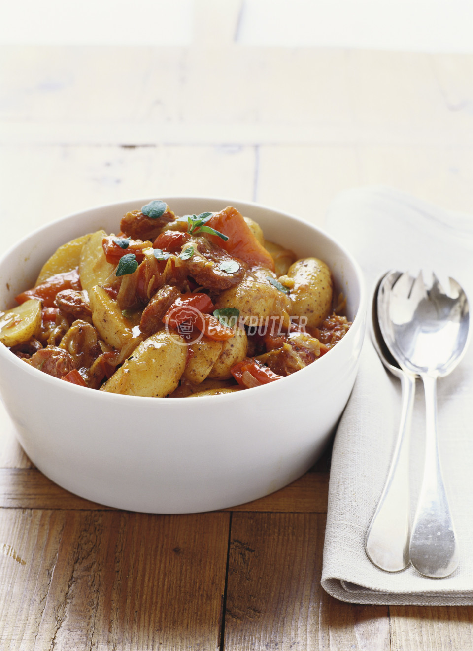 Pan-cooked potato dish with chorizo and peppers | preview