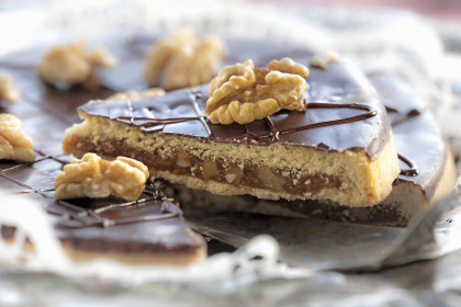 Grisons nut pie (shortcrust pastry with caramelised walnuts and chocolate)
