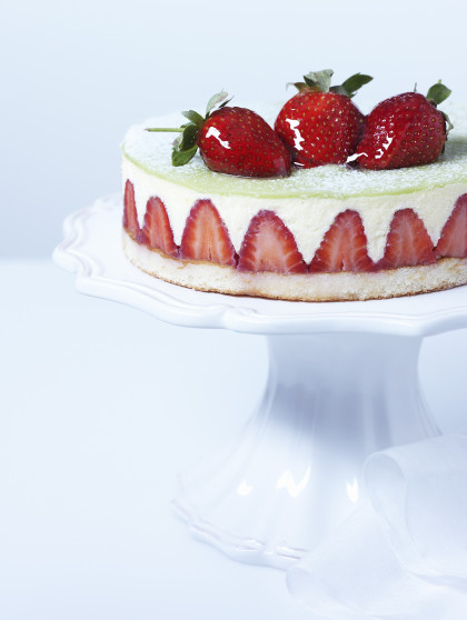 Cheesecake with strawberries (dairy-free)