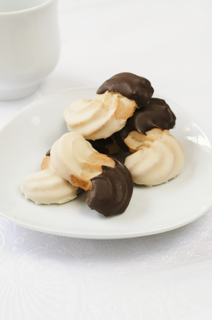 Viennese fingers with White and Dark Chocolate