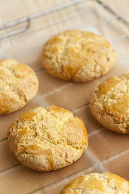 Gluten-free Broa (Corn biscuits with anise, Brazil)