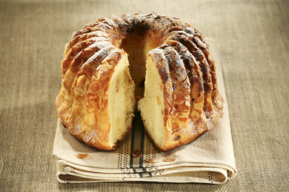 Kougelhopf (yeast ring cake, Alsace, France)