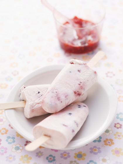 Healthy swaps for kids - Creamy berry iceblocks
