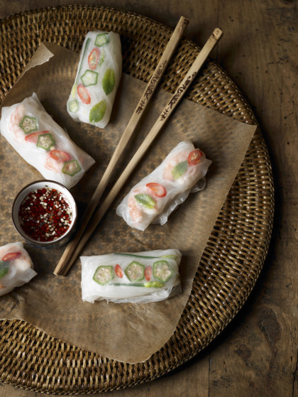 Spring rolls with chilli sauce