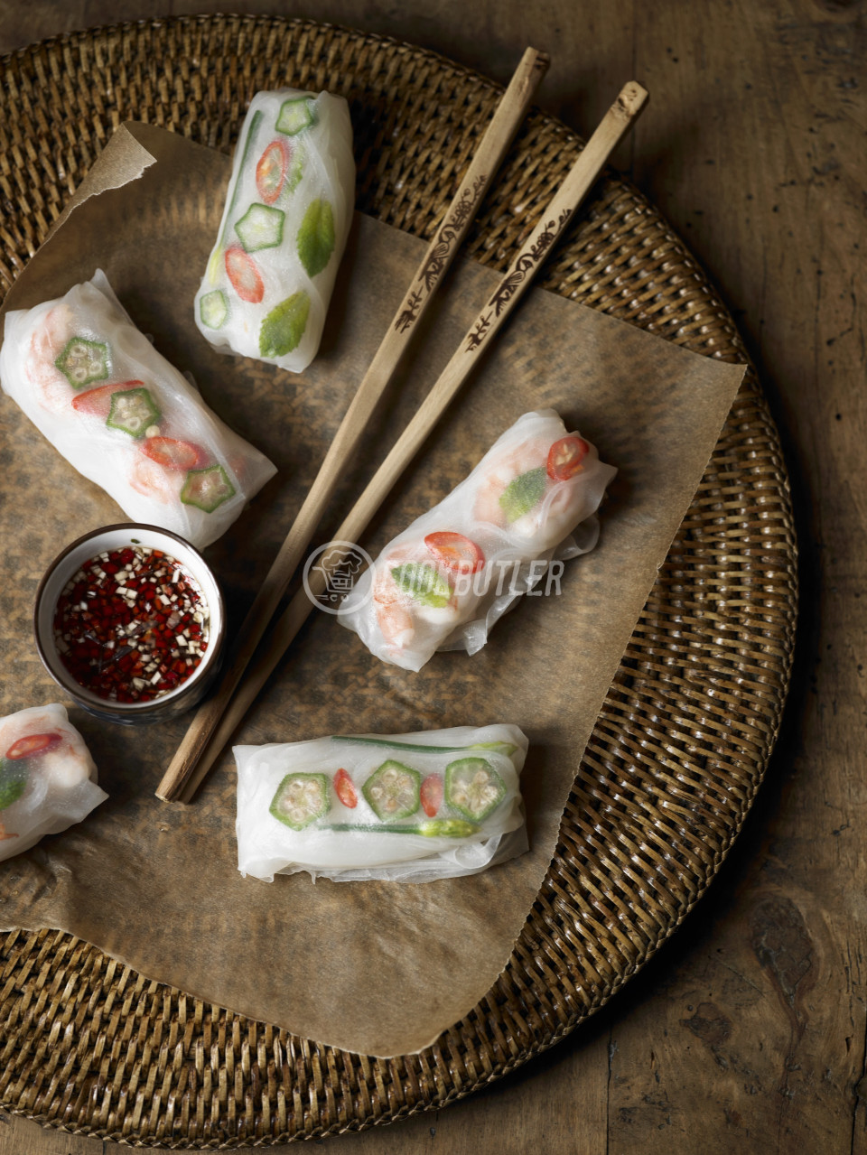 Spring rolls with chilli sauce | preview