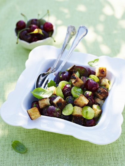 Panzanella with grapes and cherries
