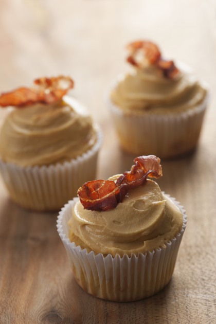 Sweet and salty cupcakes with maple syrup and bacon