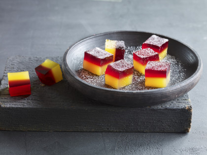 Pomegranate and orange jelly cubes
