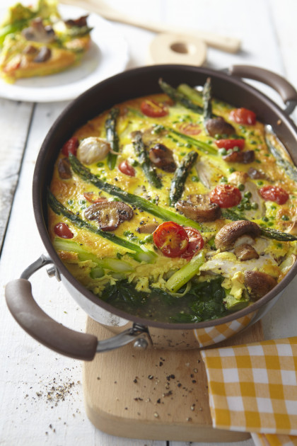 Asparagus bake with mushrooms and tomatoes