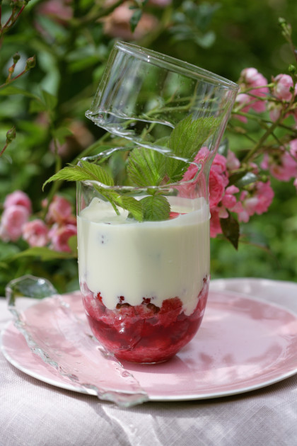 Raspberry and yogurt verrine