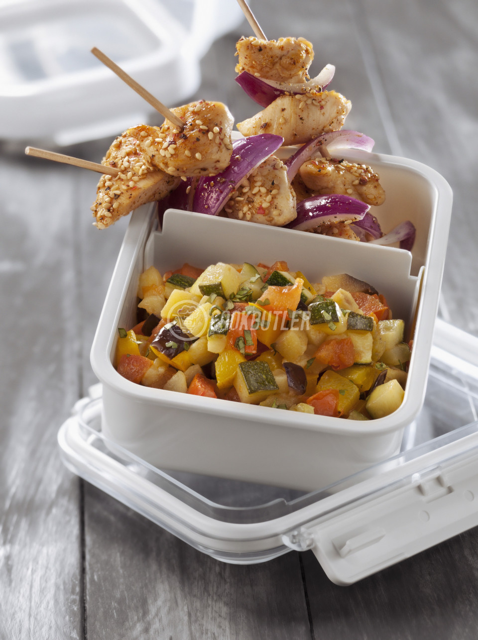 Cold ratatouille, chicken brochettes with mild spices | preview