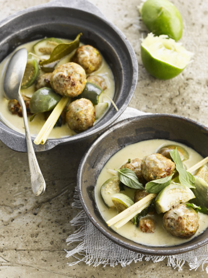 Thai meatball and green tomato curry