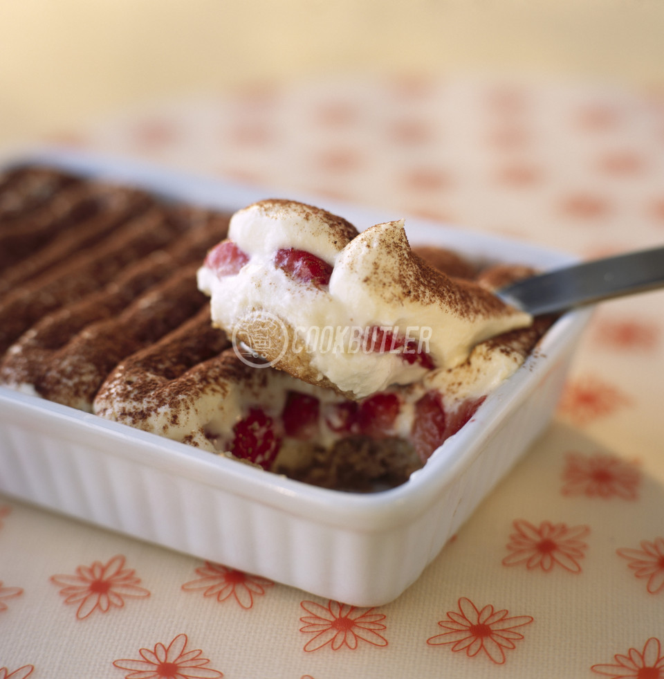 Simple Strawberry Tiramisu | preview