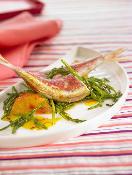 Red mullet with seaweed, oranges and saffron sauce