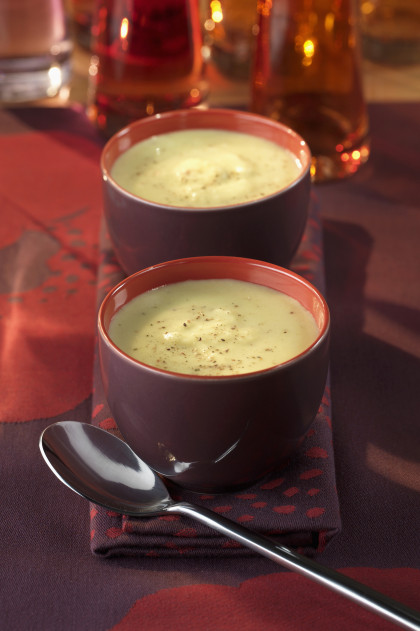 Cream of artichoke and curry soup