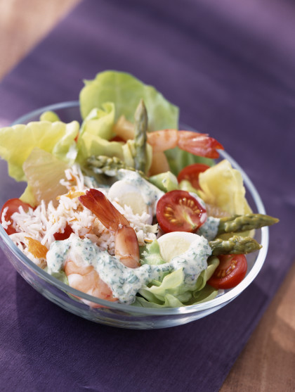 Mixed salad with prawns