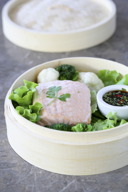 Gluten-free Steamed Salmon with Broccoli and Cauliflower