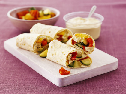 Vegan Wraps Filled with Hummus, Peppers and Courgette