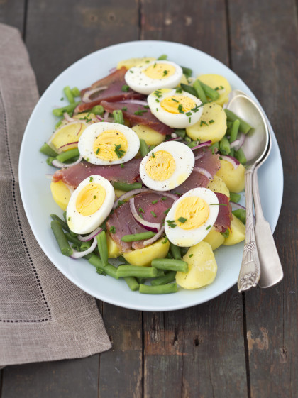 Gluten-free Salad Nicoise with Green Beans, Potatoes, Smoked Tuna and Boiled Eggs