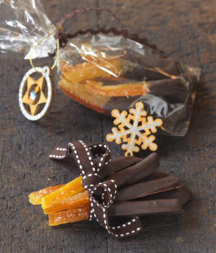 Orangettes (candied oranges with a chocolate glaze, France)