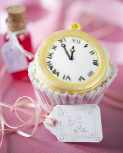Alice in wonderland cupcake with clock