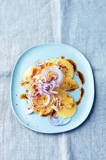 Spanish orange salad with red onions and almonds