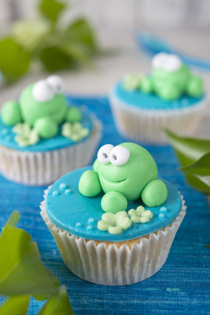 Frog cupcakes