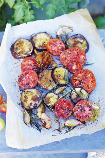 Oven-baked tomatoes and aubergines