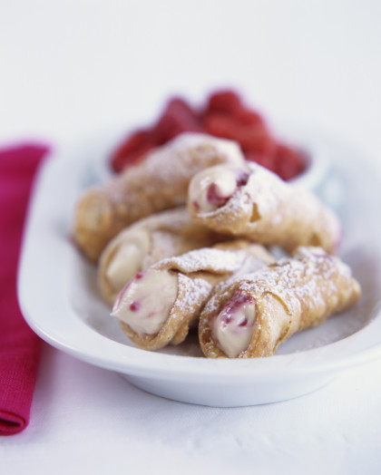 Gluten-free Cannoli with ricotta and raspberry filling