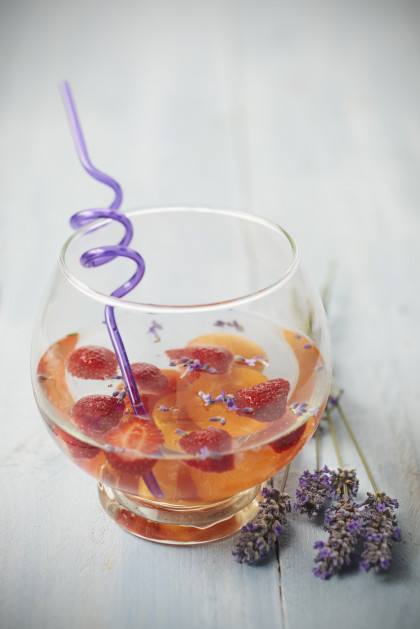 Apricot, strawberry and lavender detox water