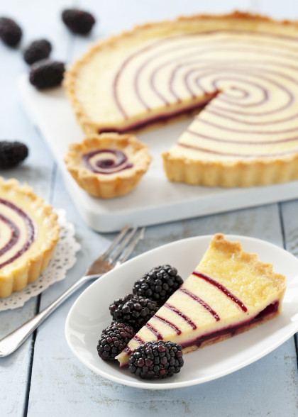 Blackberry and vanilla custard tart (gluten-free)