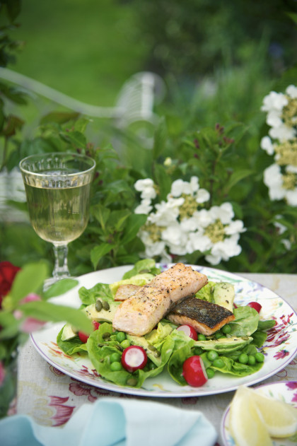 Large spring salad with salmon