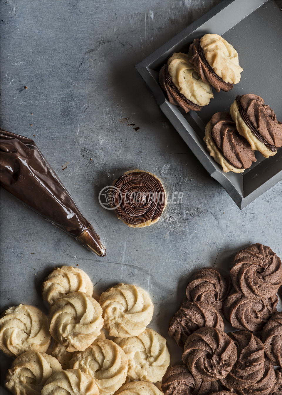 Viennese swirl cookies filled with chocolate cream | preview