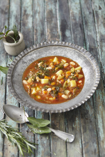 Minestrone with amaranth, beans and kale