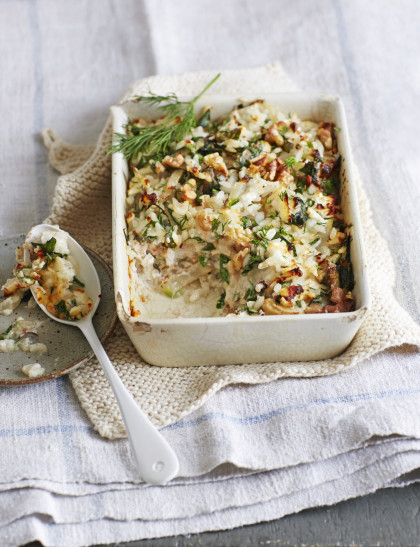 Rice bake with chard and walnuts