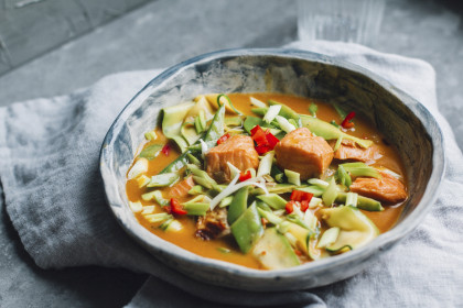 Salmon curry with vegetables