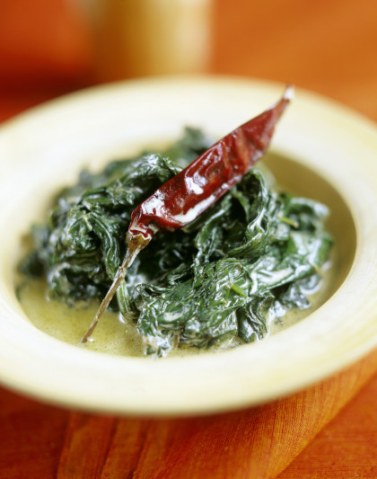 Mogul-style spinach with chilli pepper