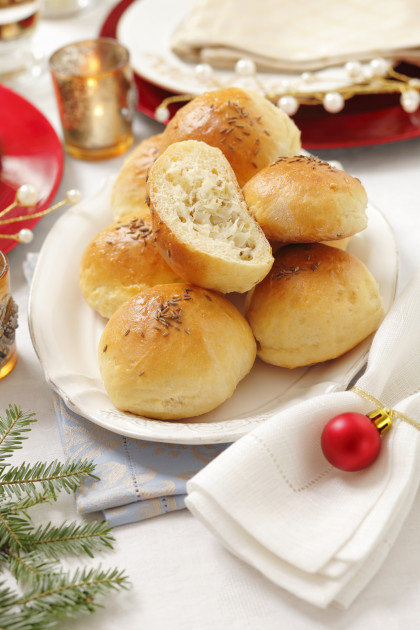 Yeast dough rolls filled with sauerkraut for Christmas (gluten-free)