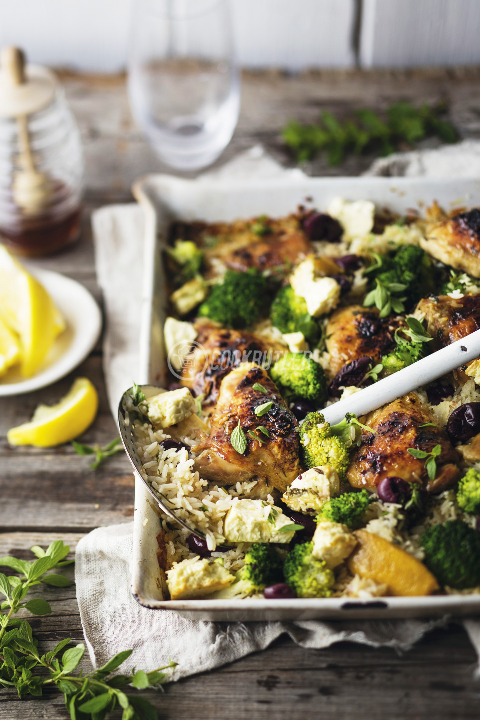 Greek rice dish with chicken and broccoli | preview