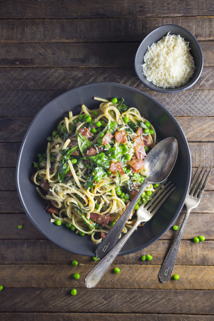 Pasta with peas and bacon (gluten-free)