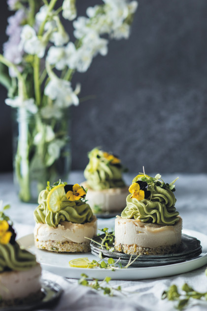 Gluten-free cakes with cashew cream and matcha topping
