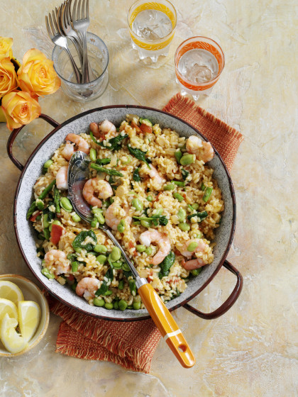 Paella with shrimps and vegetables (gluten-free)